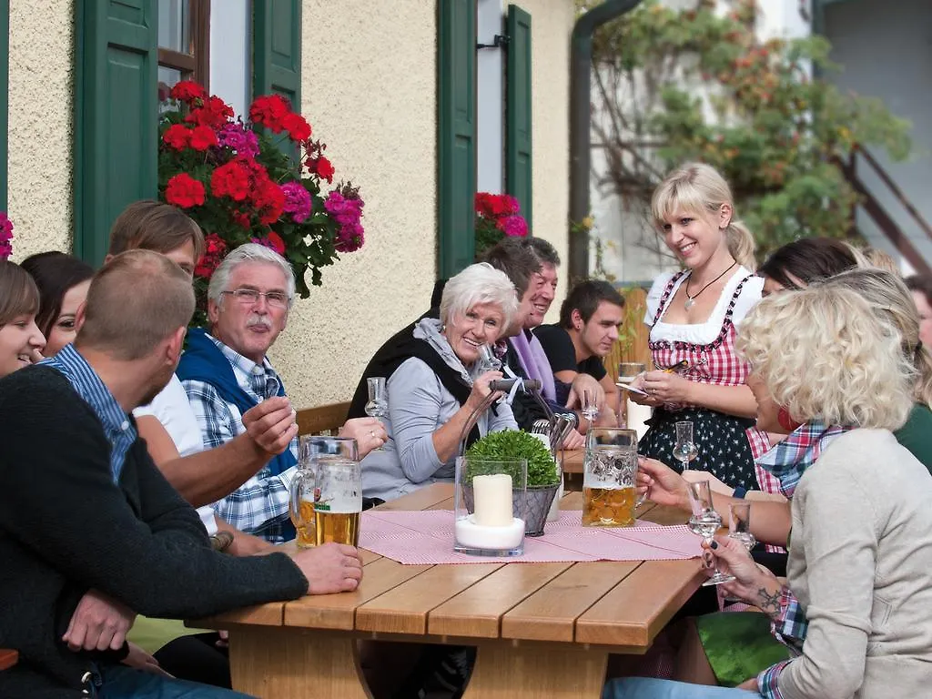 Forstnerwirt hotel | stubn | biergarten Rottenburg an der Laaber Duitsland